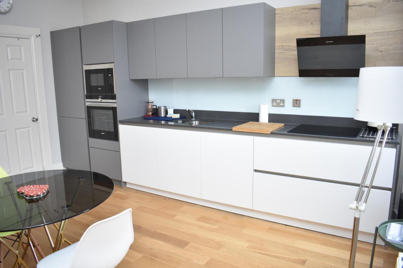 Bernard St - Bright And Spacious 1 Bed Apartment At The Shore! EDI Kültér fotó