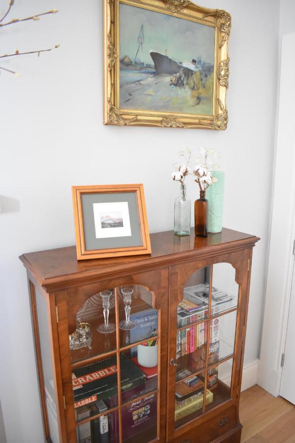 Bernard St - Bright And Spacious 1 Bed Apartment At The Shore! EDI Kültér fotó
